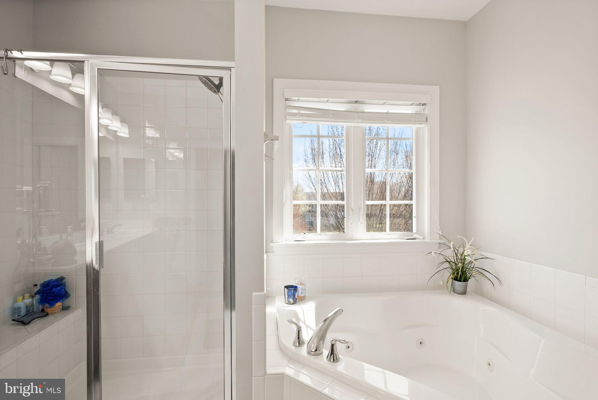 SARATOGA TOWNHOUSES - Residential