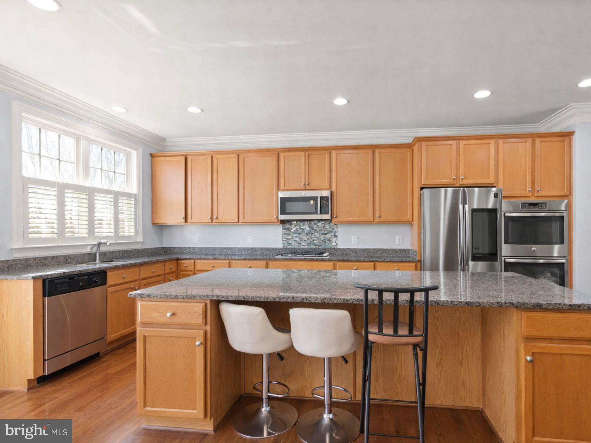 SARATOGA TOWNHOUSES - Residential