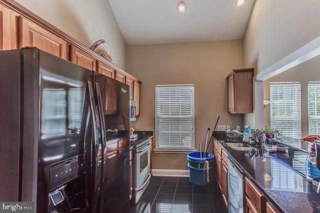 POINTE AT PARK CENTER - Residential Lease