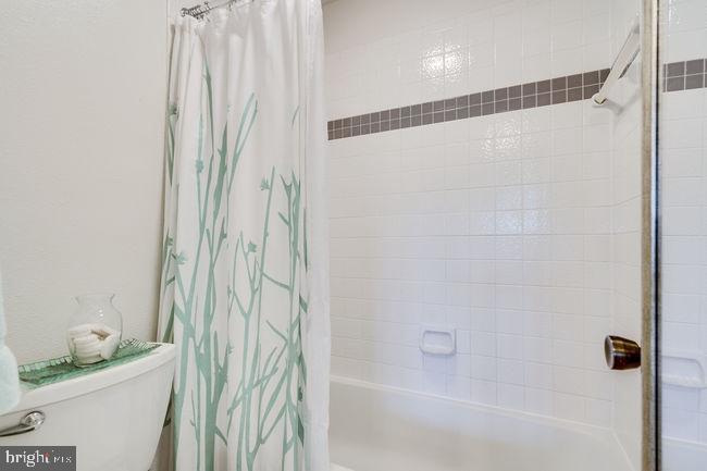 POINTE AT PARK CENTER - Residential Lease