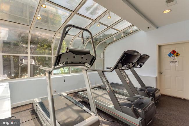 POINTE AT PARK CENTER - Residential Lease