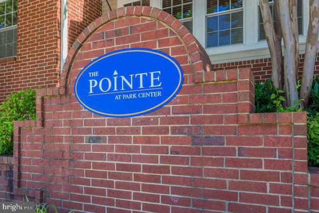 POINTE AT PARK CENTER - Residential Lease