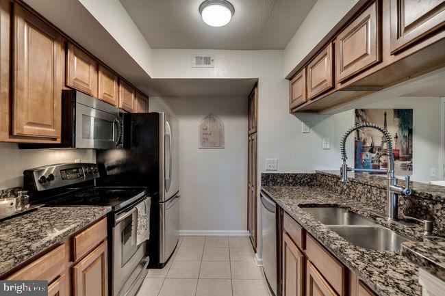 POINTE AT PARK CENTER - Residential Lease