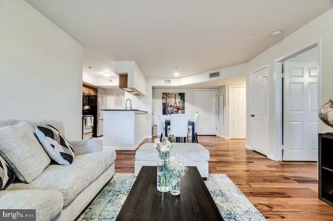 POINTE AT PARK CENTER - Residential Lease