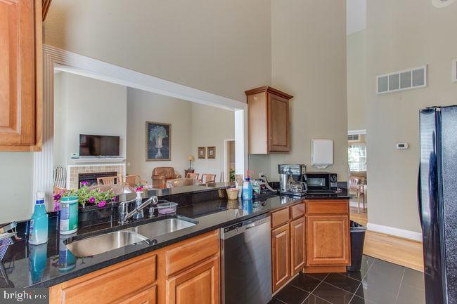 POINTE AT PARK CENTER - Residential Lease