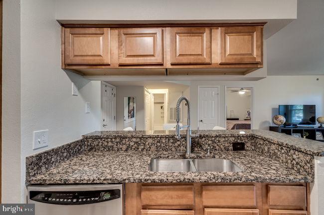 POINTE AT PARK CENTER - Residential Lease