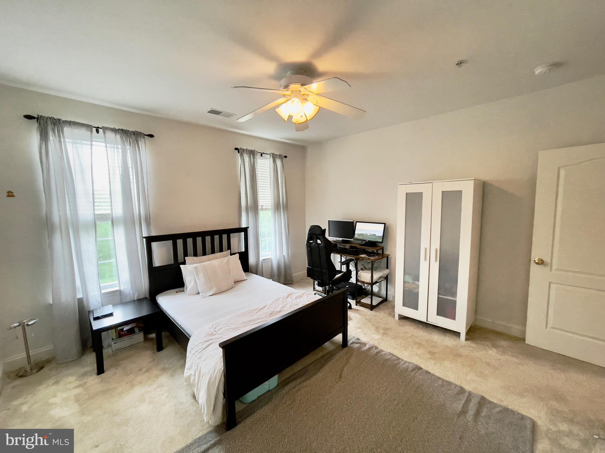 RIVER HILL - Residential