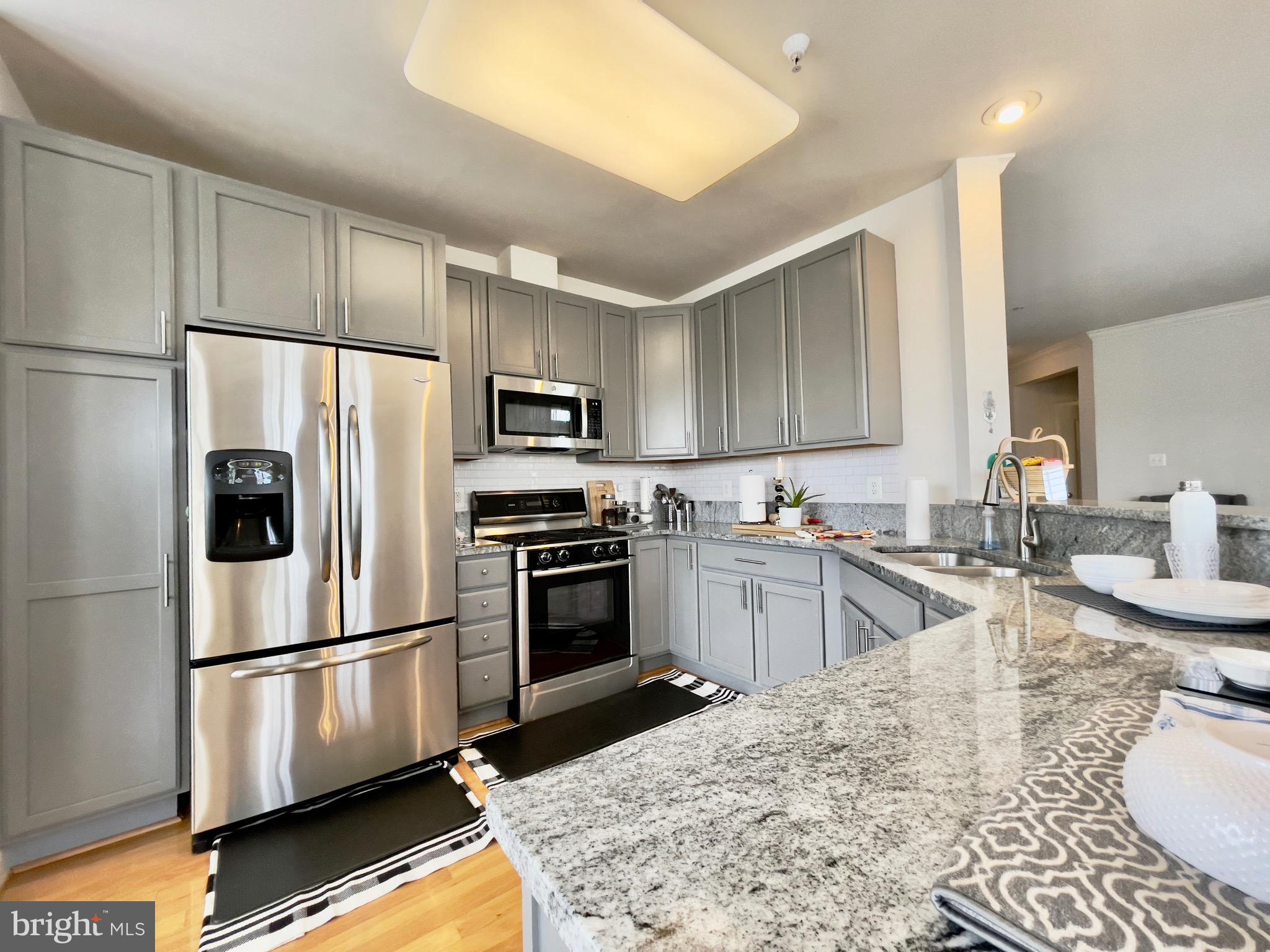 RIVER HILL - Residential