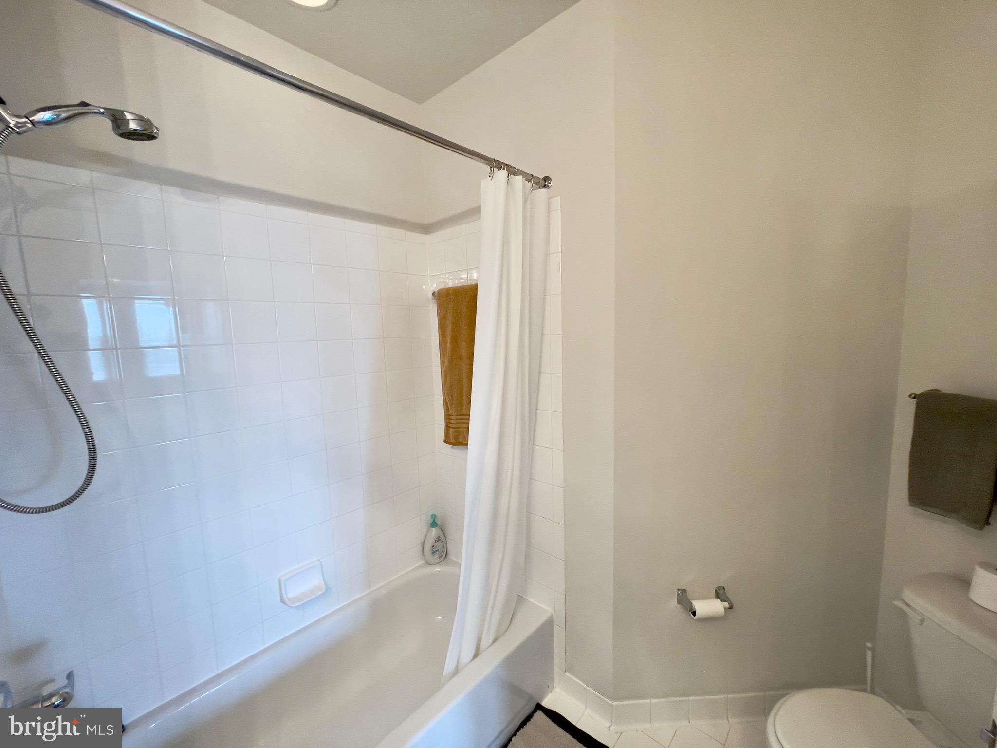 RIVER HILL - Residential