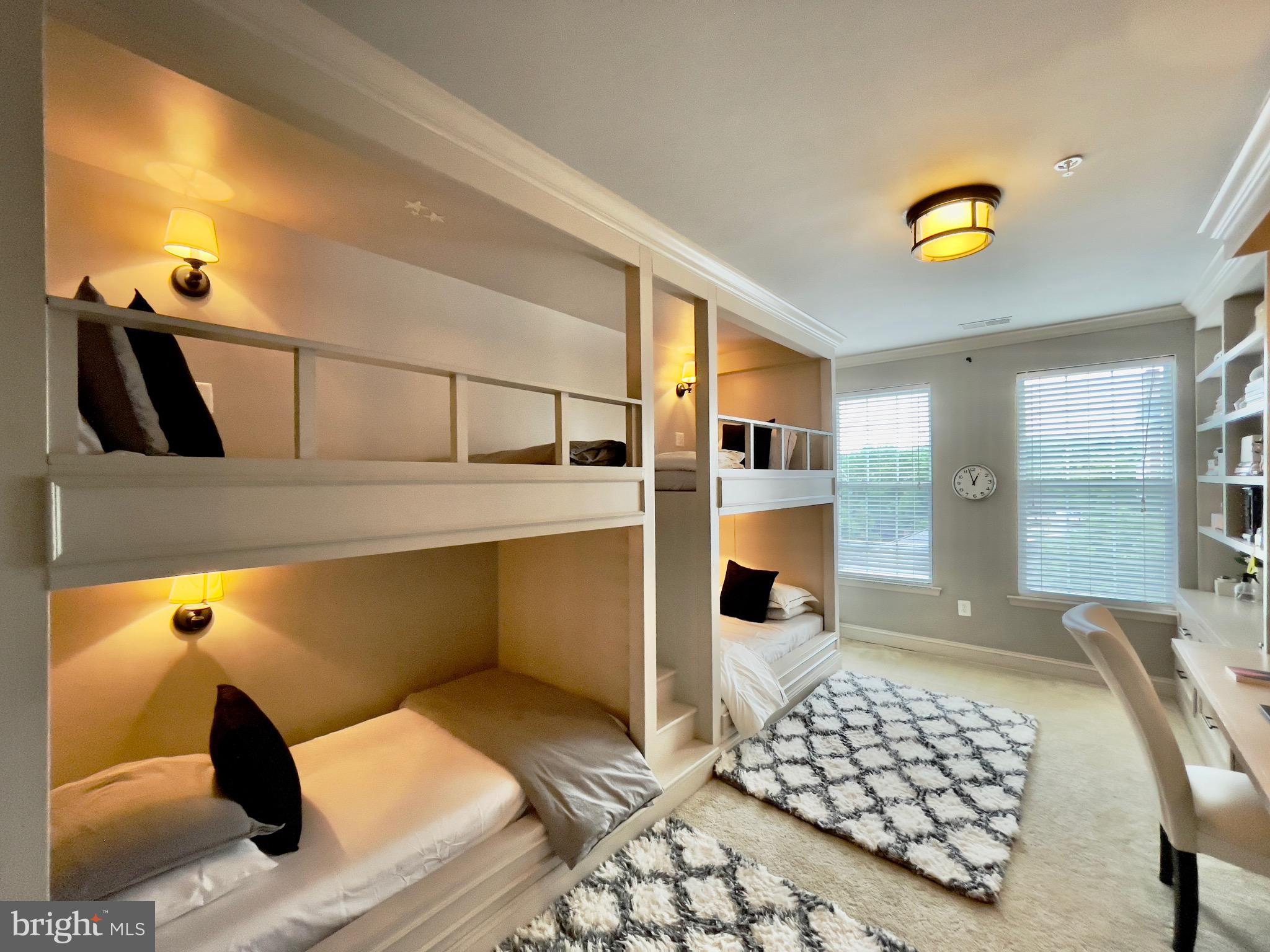 RIVER HILL - Residential