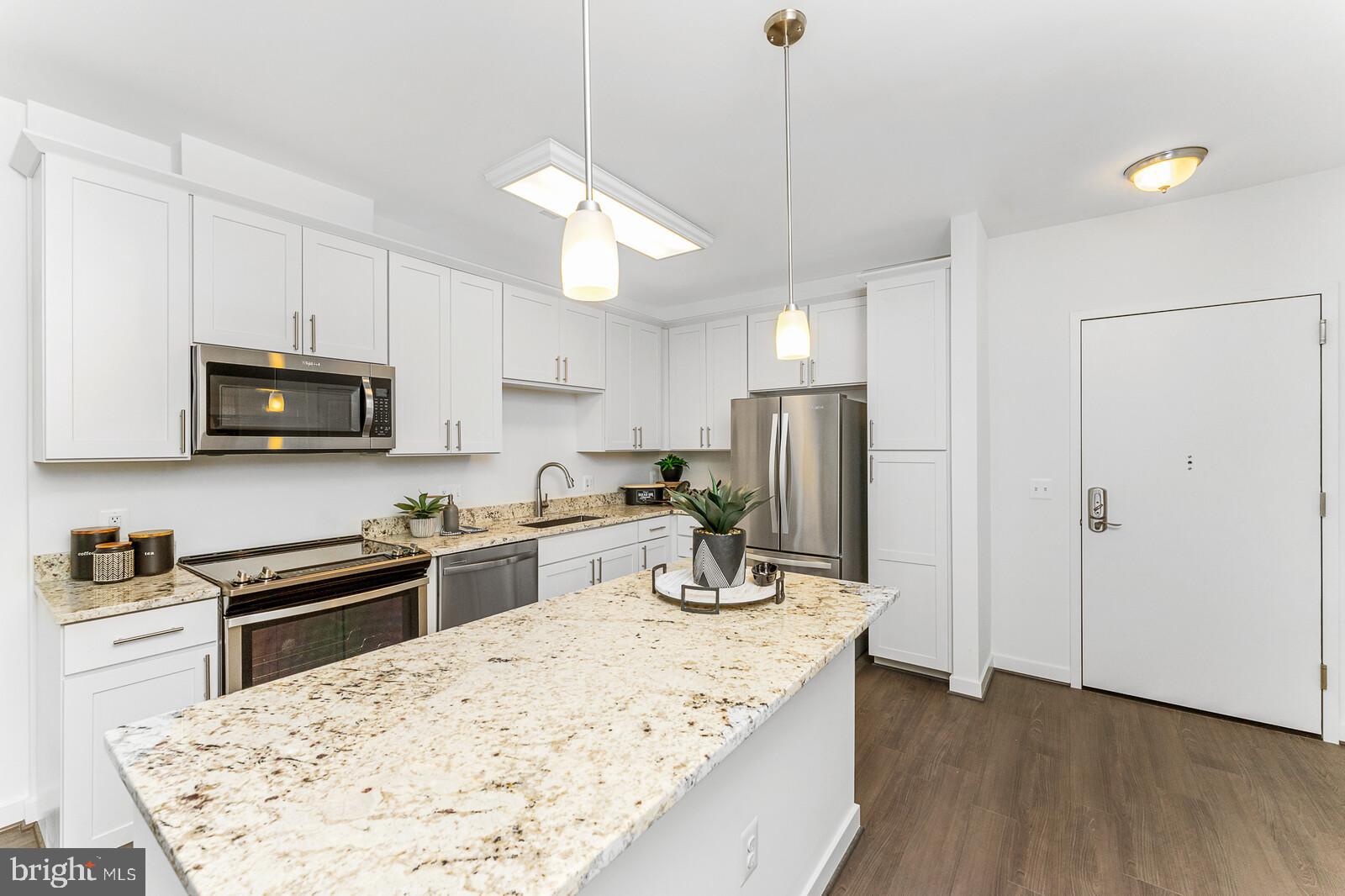 THE ENCLAVE - Residential