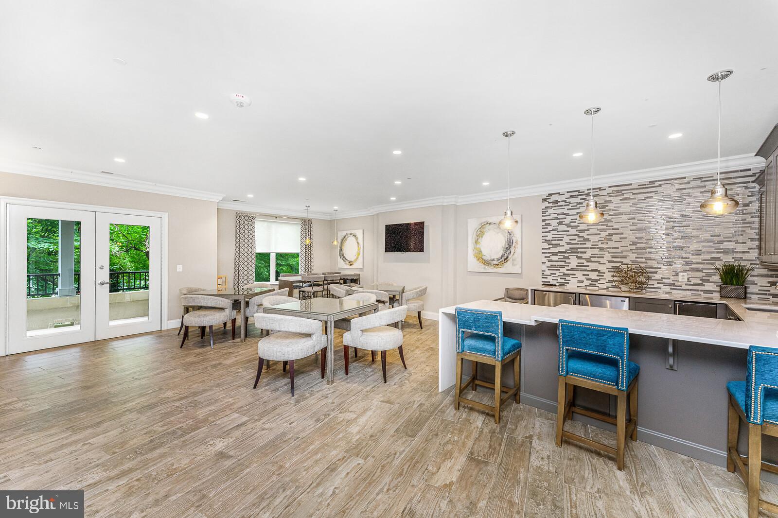 THE ENCLAVE - Residential