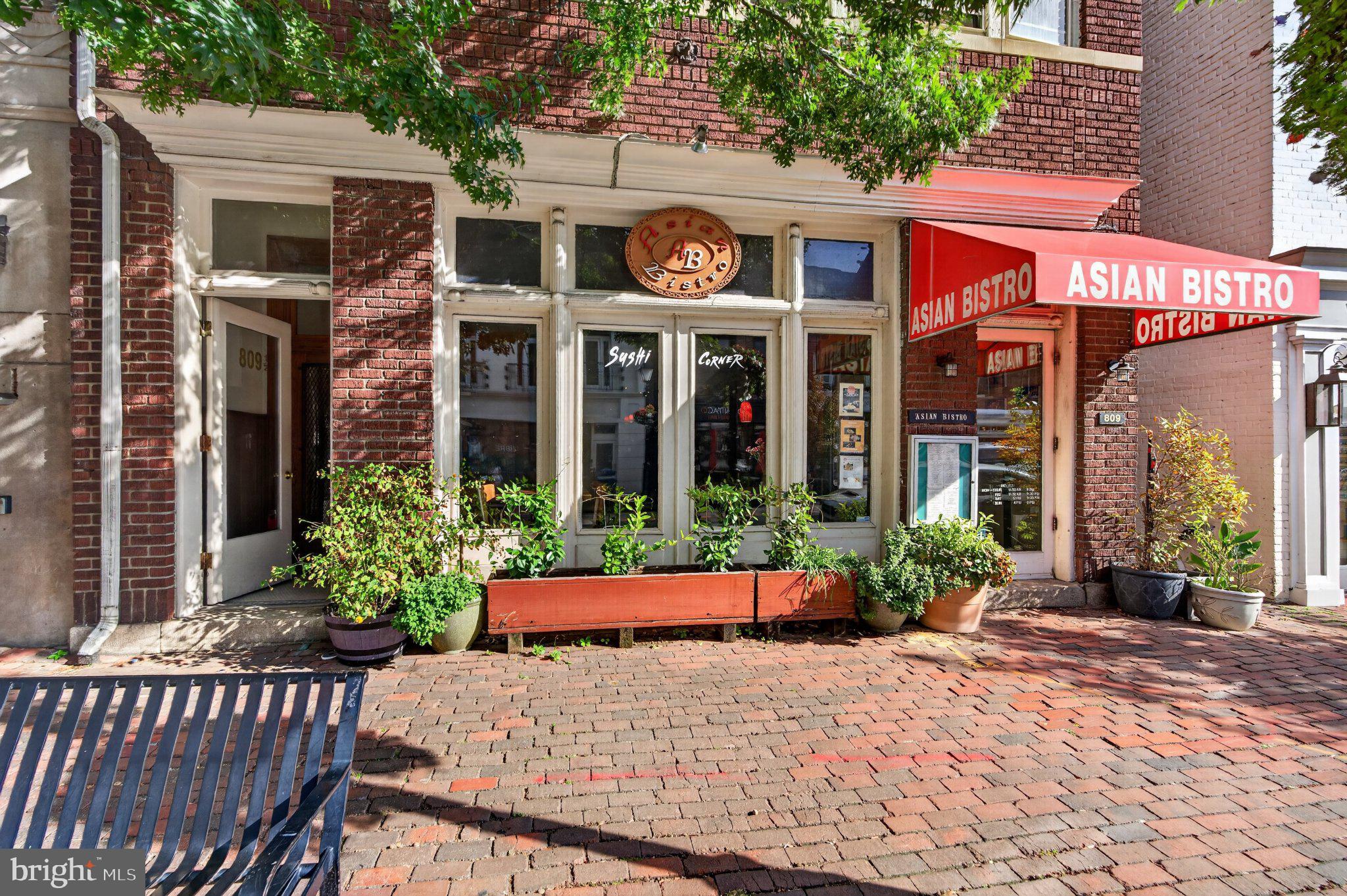 809 KING STREET