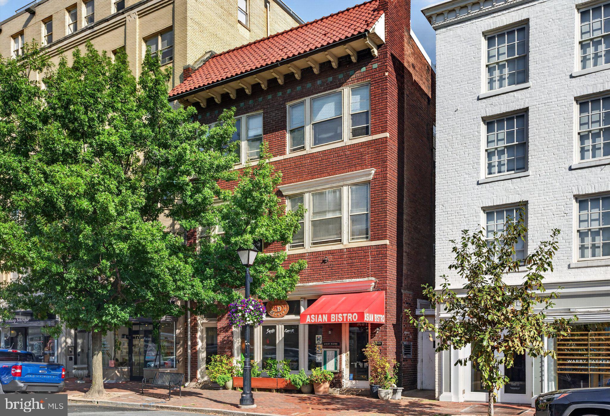 809 KING STREET