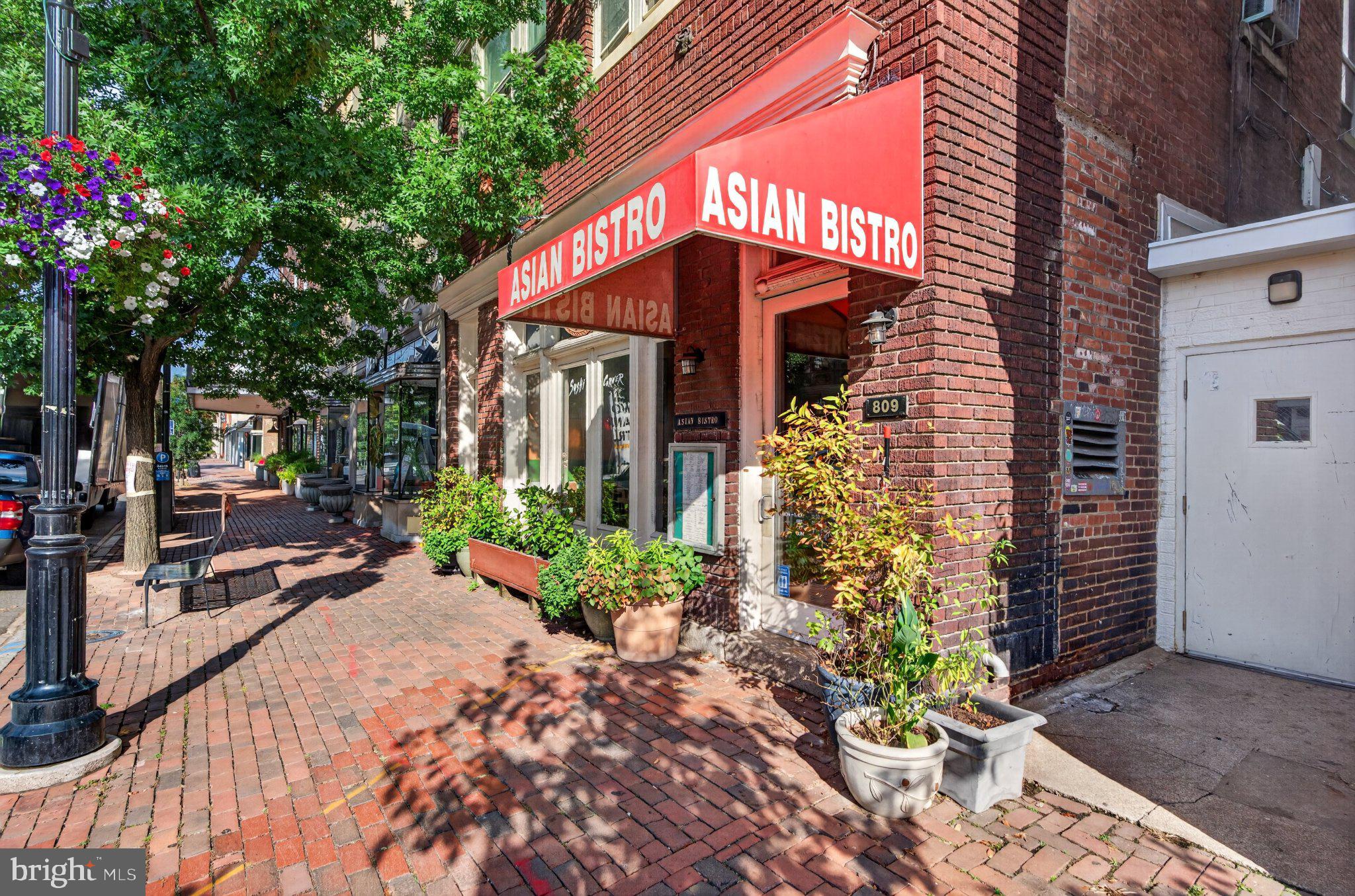 809 KING STREET