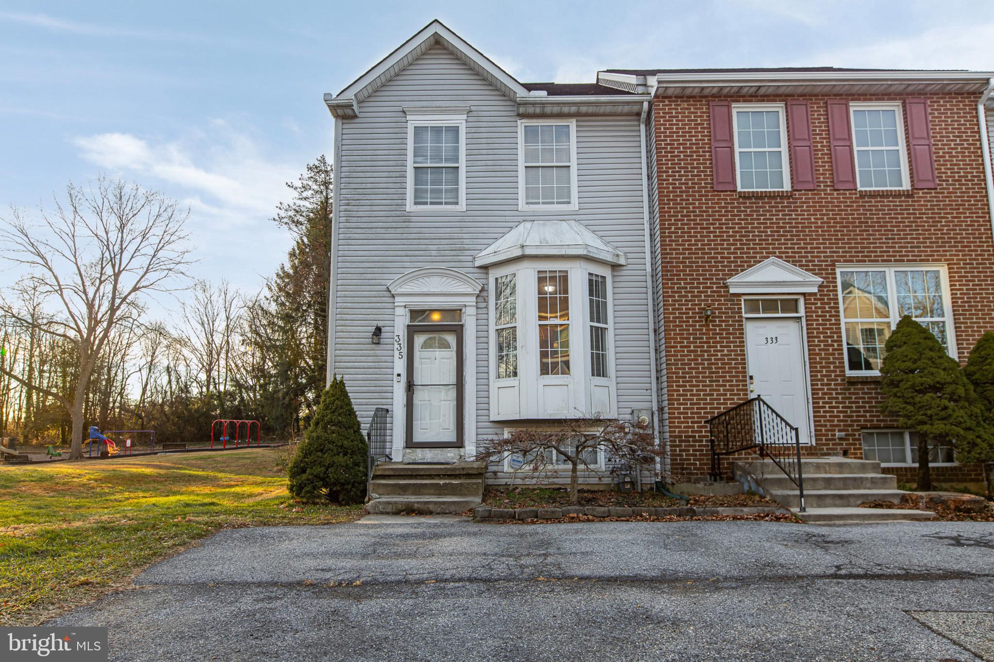 335 VICTORIA BOULEVARD