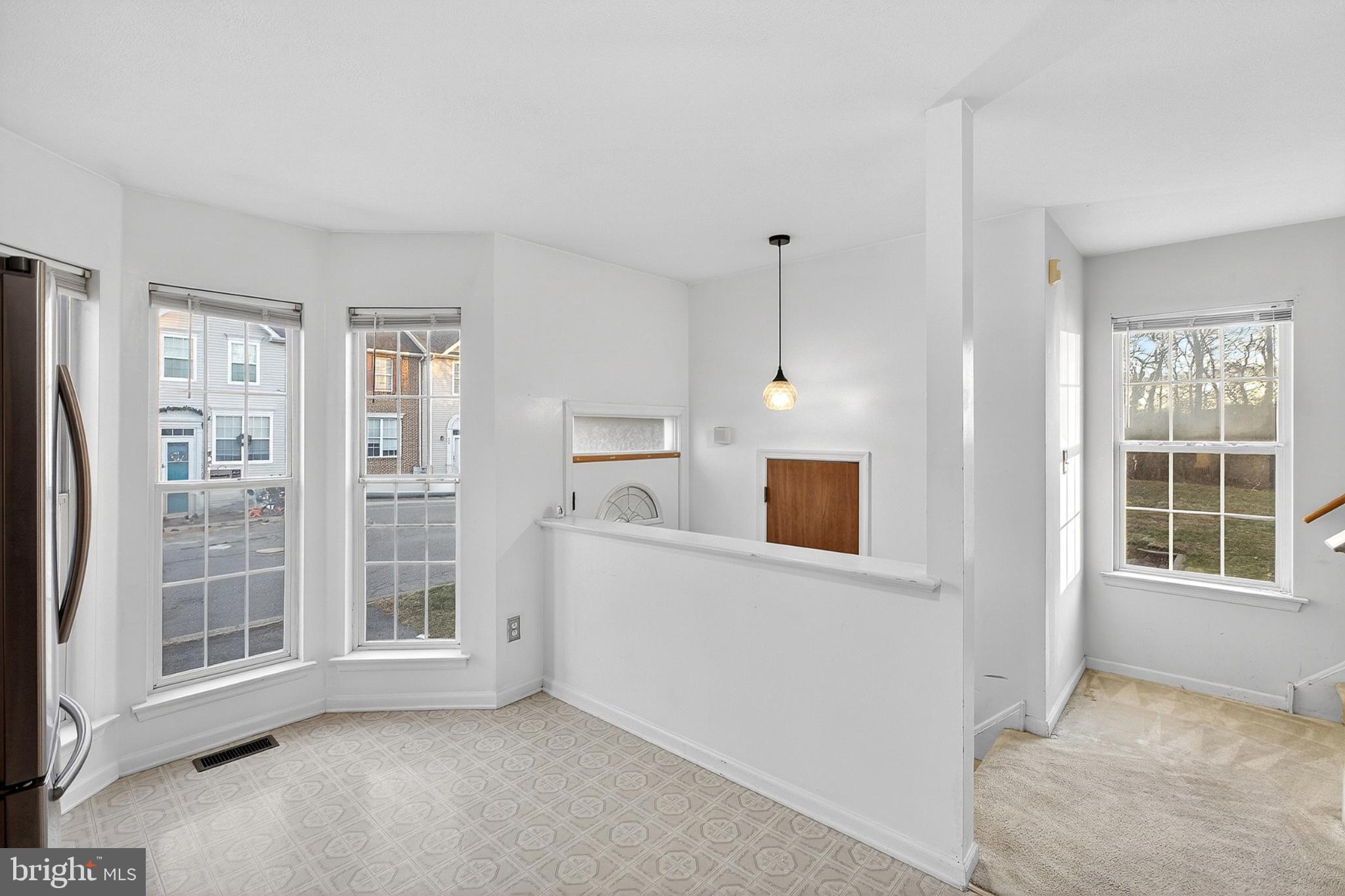 335 VICTORIA BOULEVARD