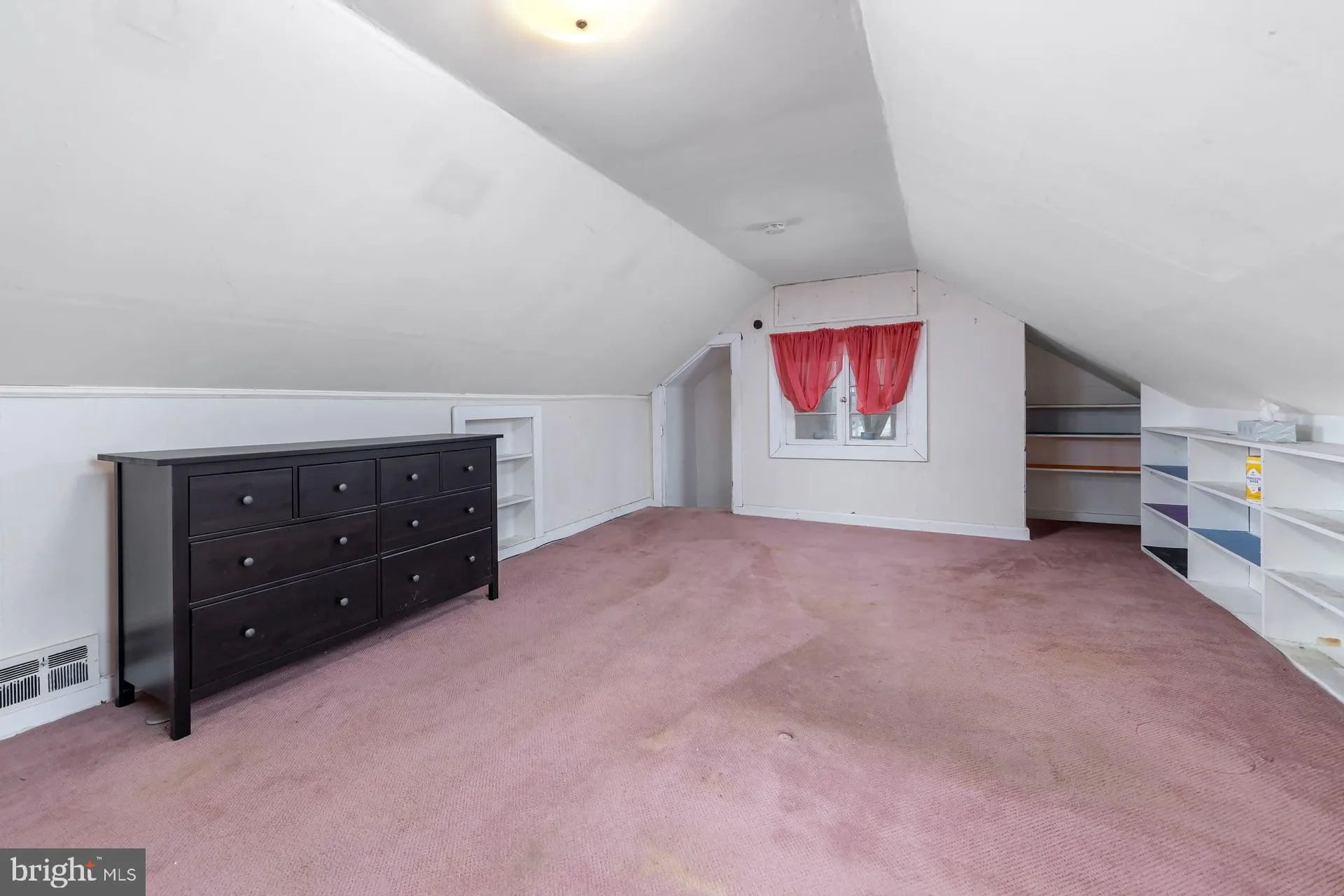 Paulsboro, New Jersey 08066, United States, 3 Bedrooms Bedrooms, ,1 BathroomBathrooms,Residential,Active,247816