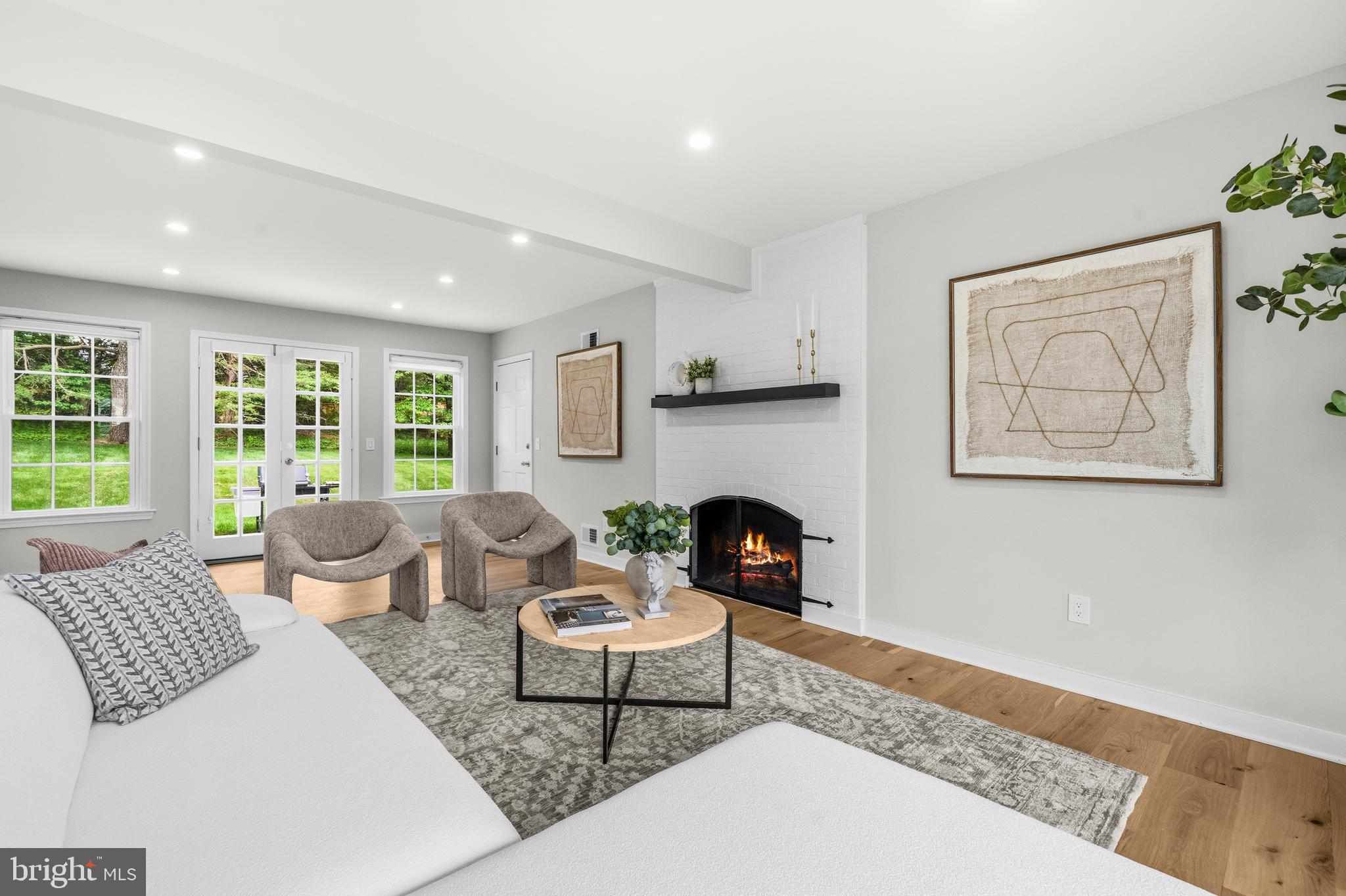 LUXMANOR - Residential