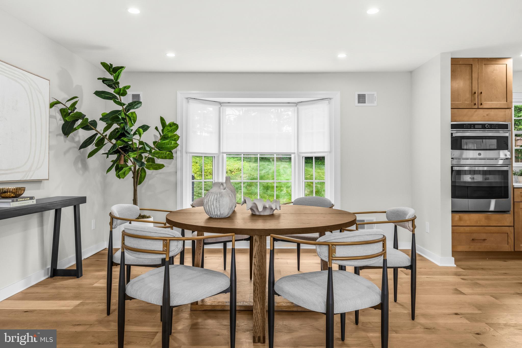 LUXMANOR - Residential