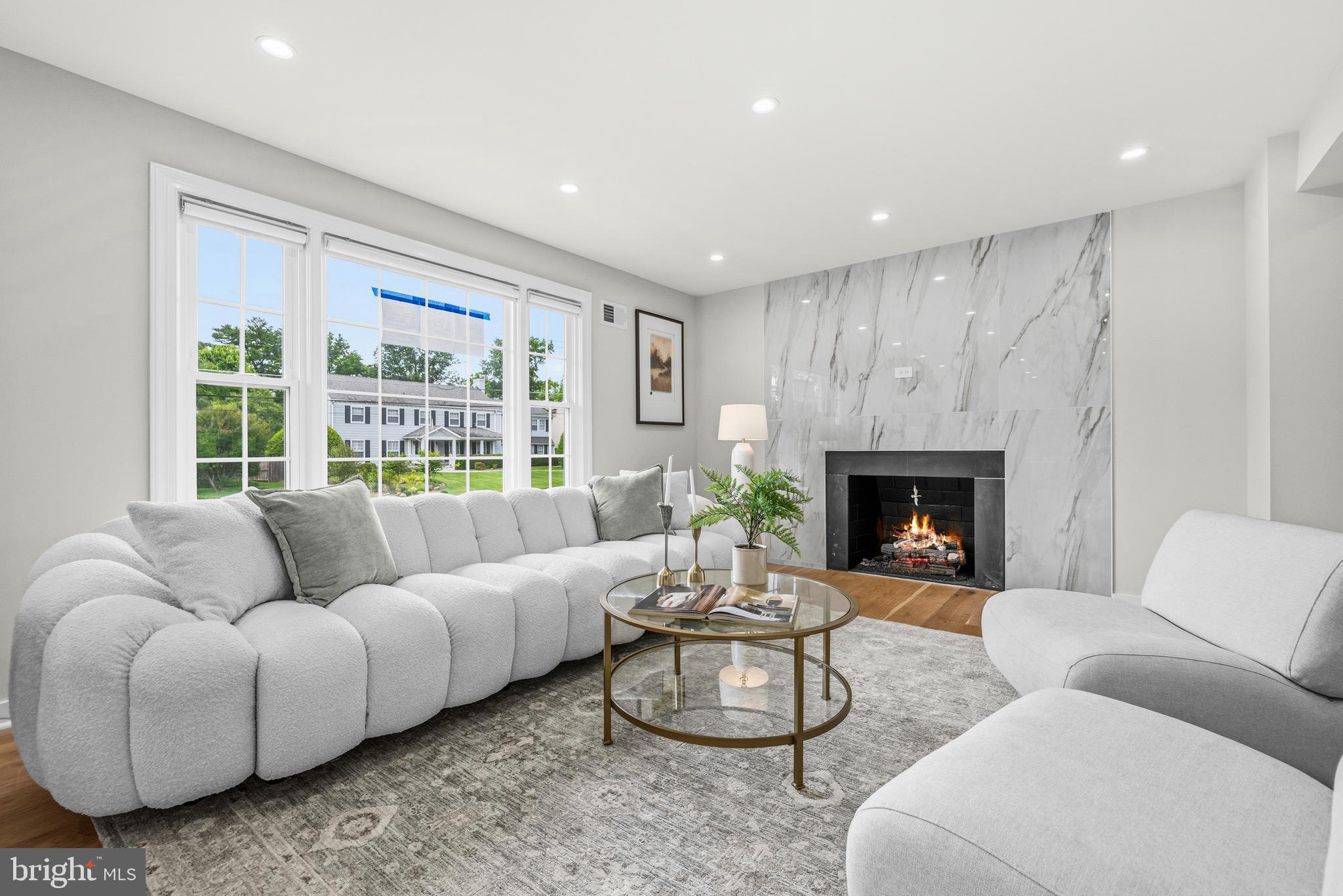LUXMANOR - Residential