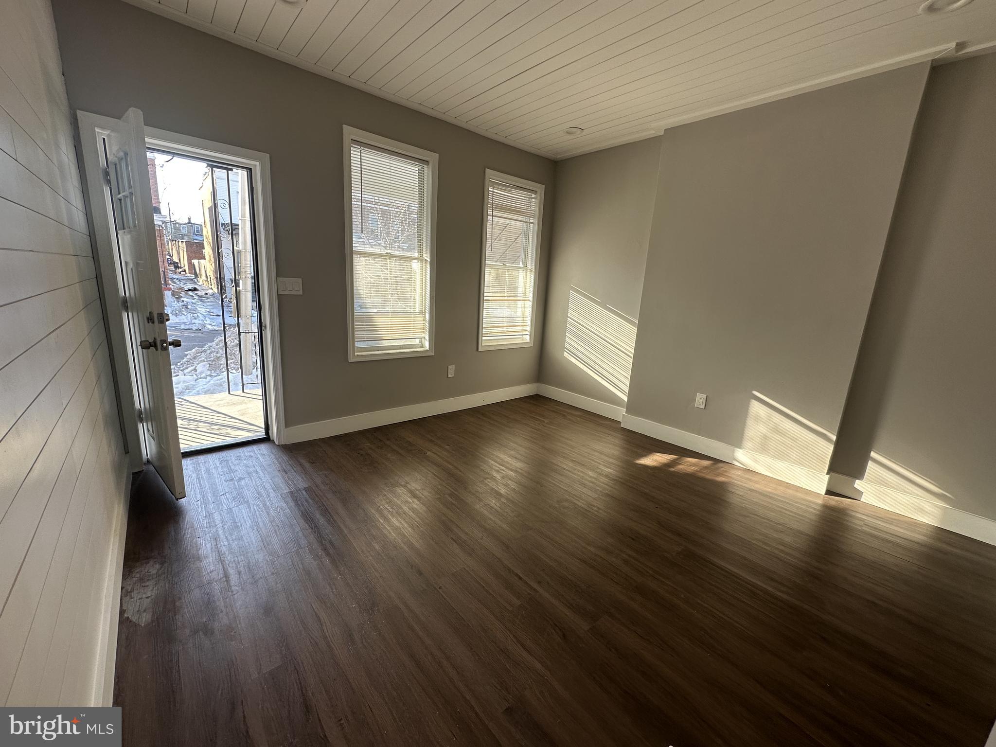 2113 N PULASKI STREET