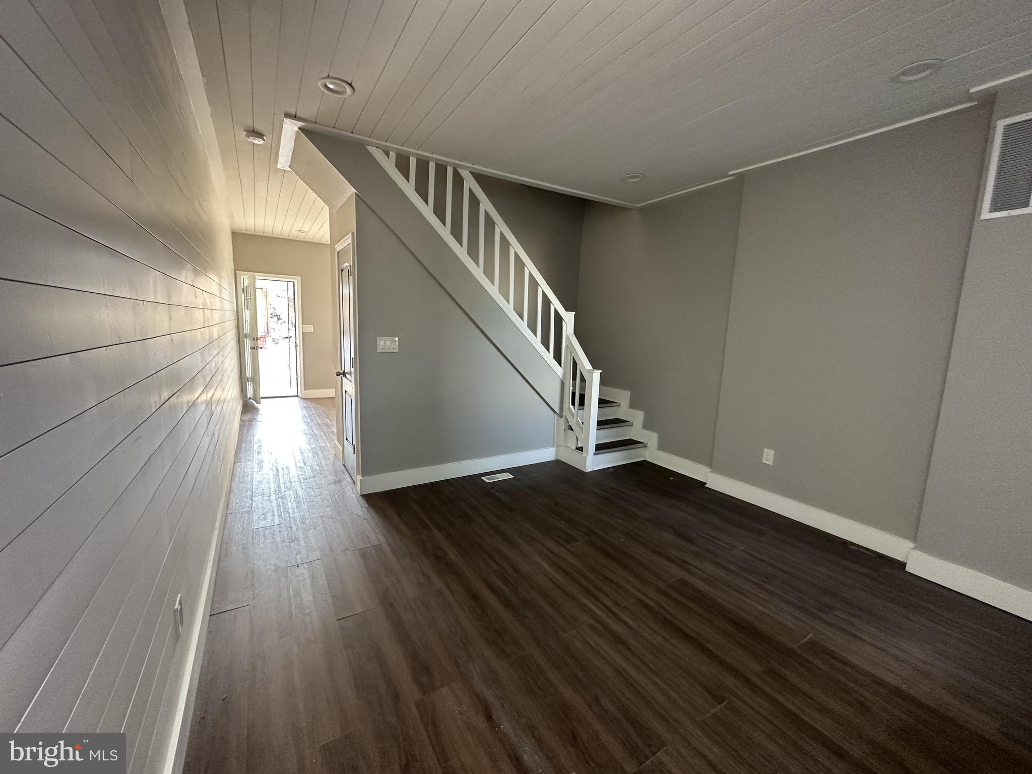 2113 N PULASKI STREET