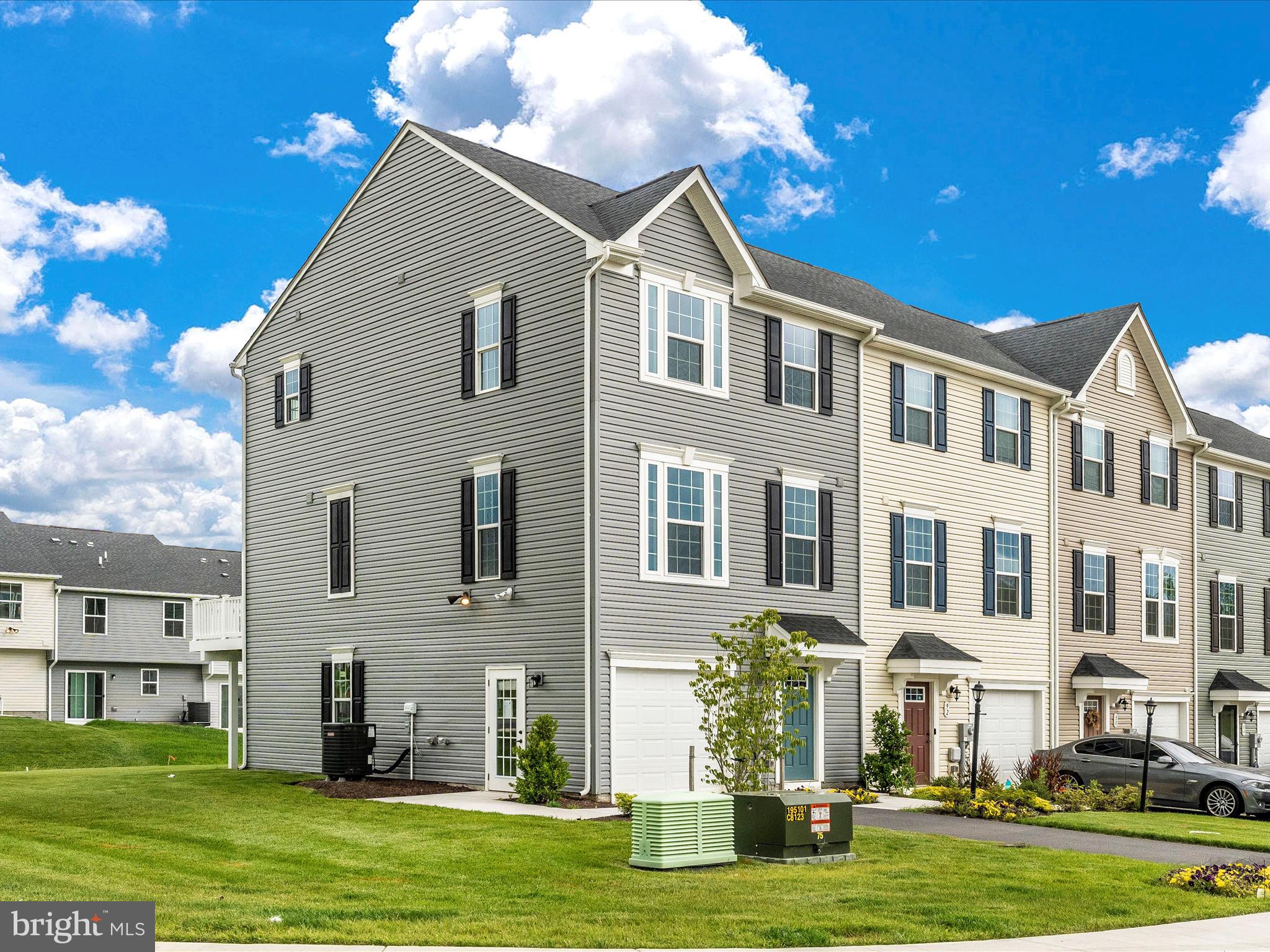 CARDINAL POINTE - Residential