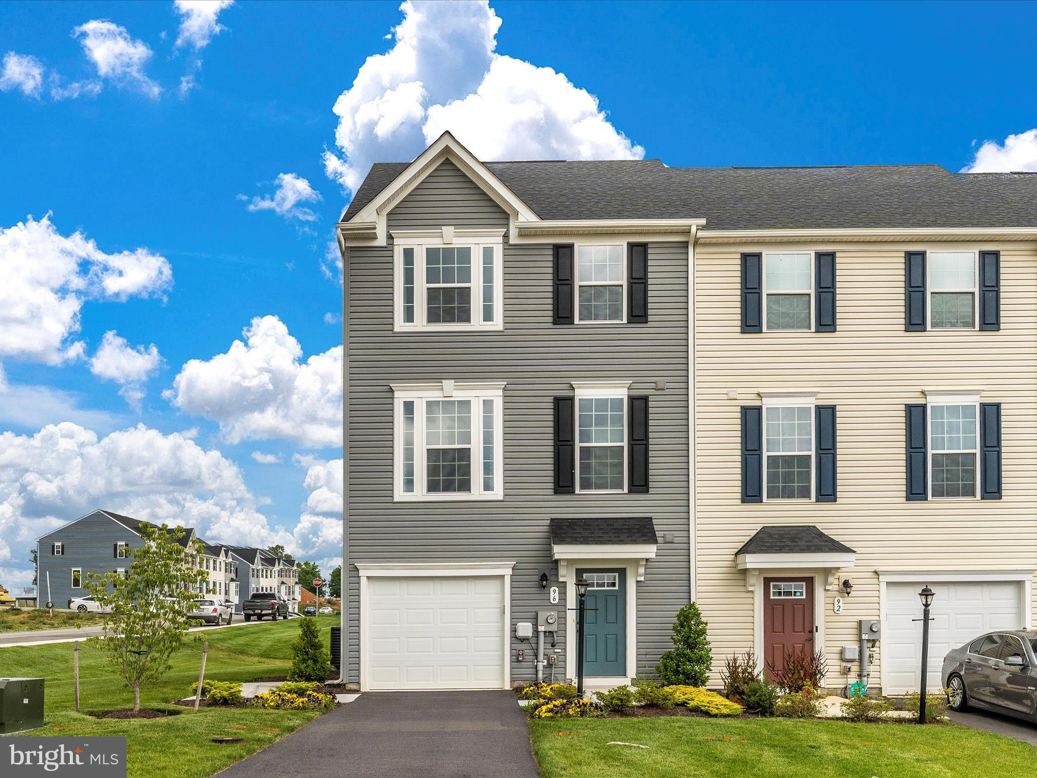 CARDINAL POINTE - Residential