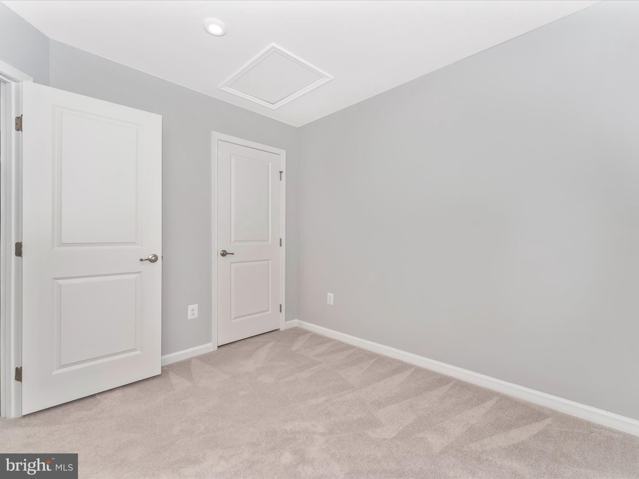 CARDINAL POINTE - Residential