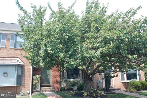 Townhouse For Sale - 3912 Gatehouse Lane<br/> Montgomery County, CREAMERY, PA 19430