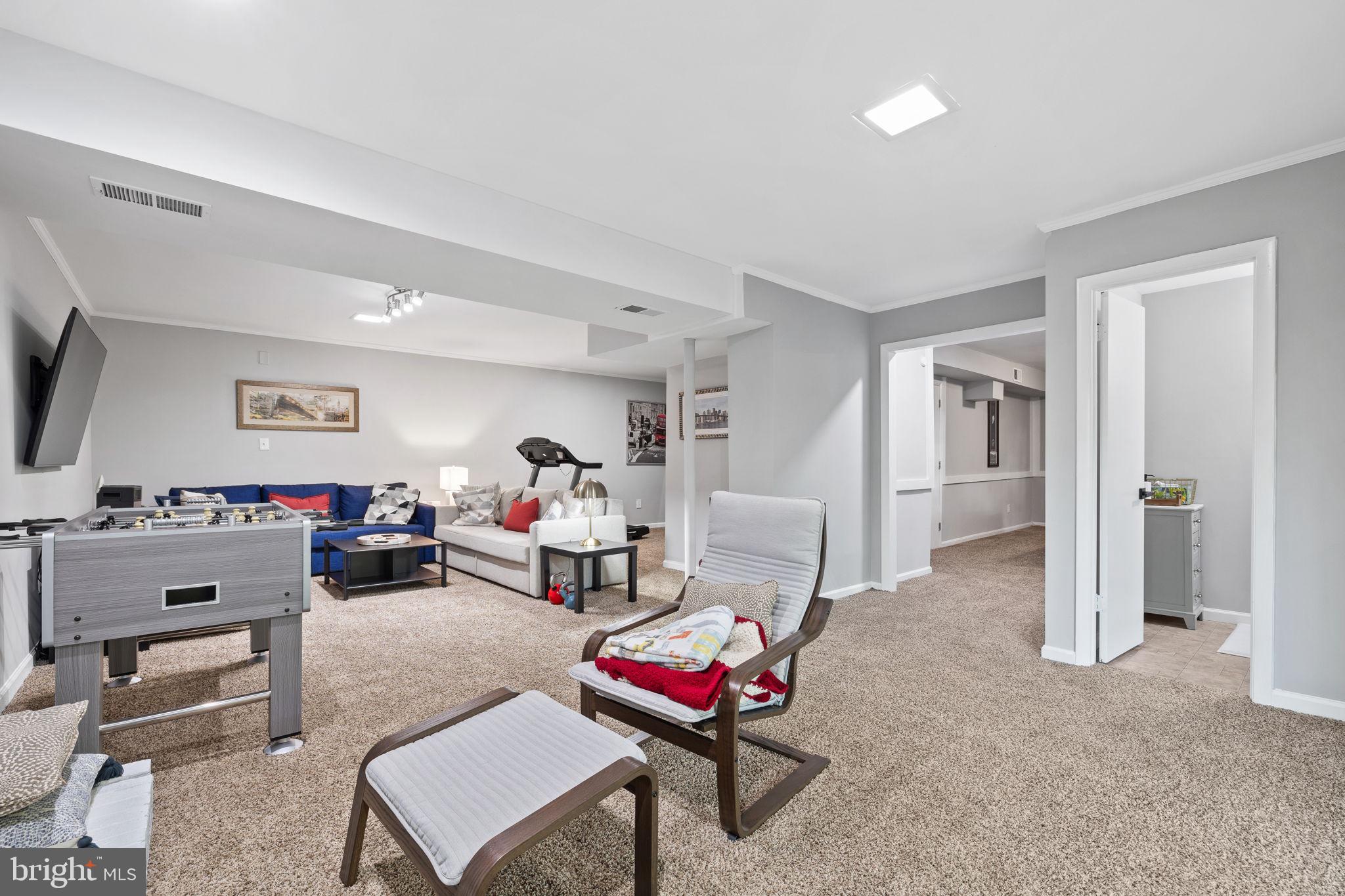 LAKE MONTCLAIR - Residential