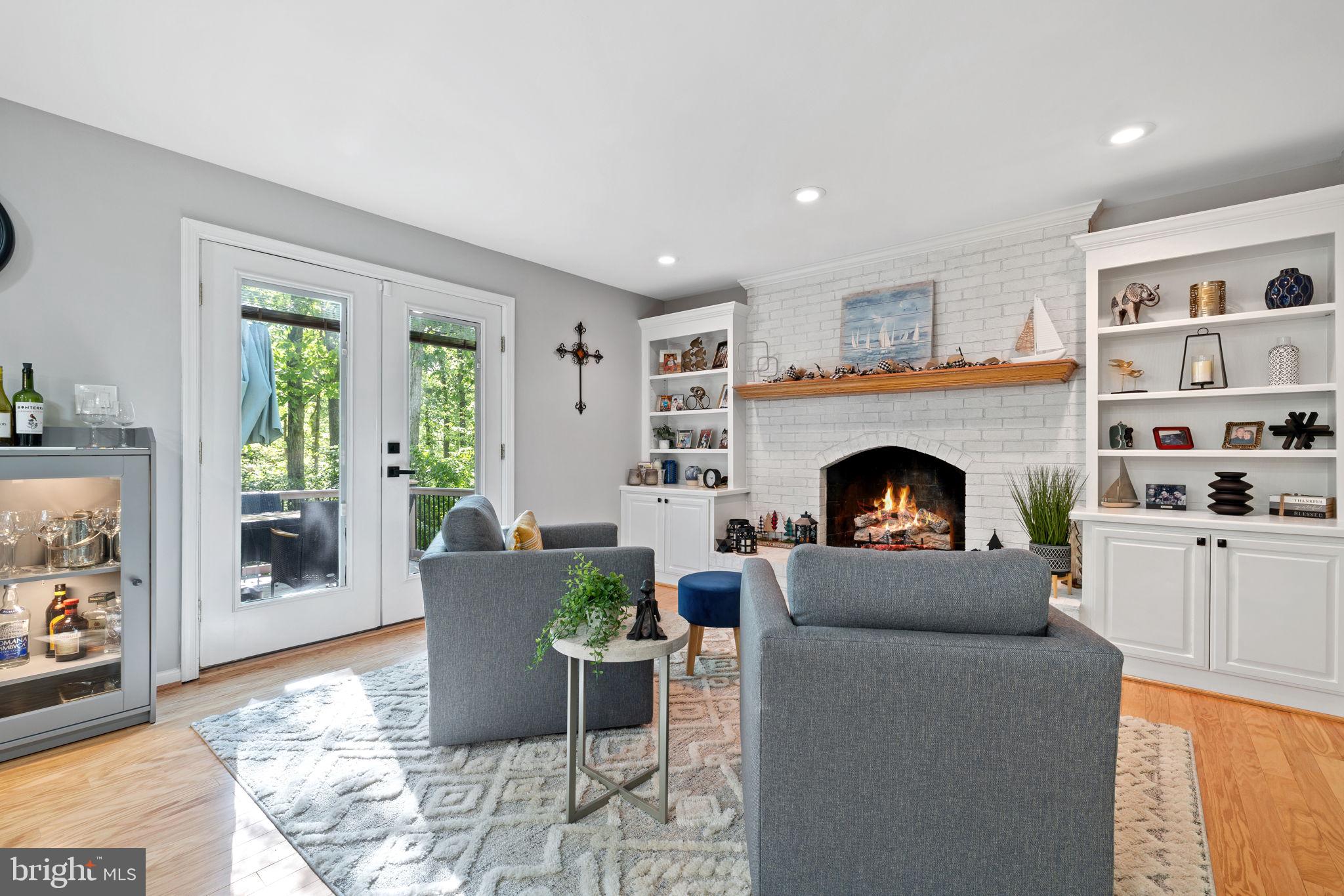 LAKE MONTCLAIR - Residential