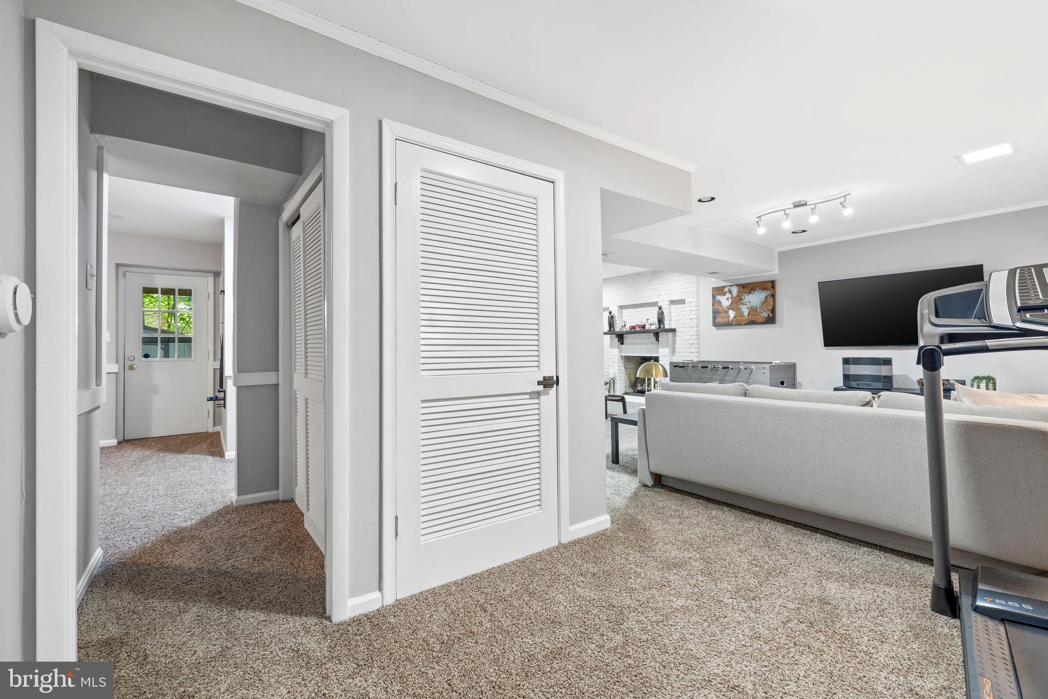 LAKE MONTCLAIR - Residential