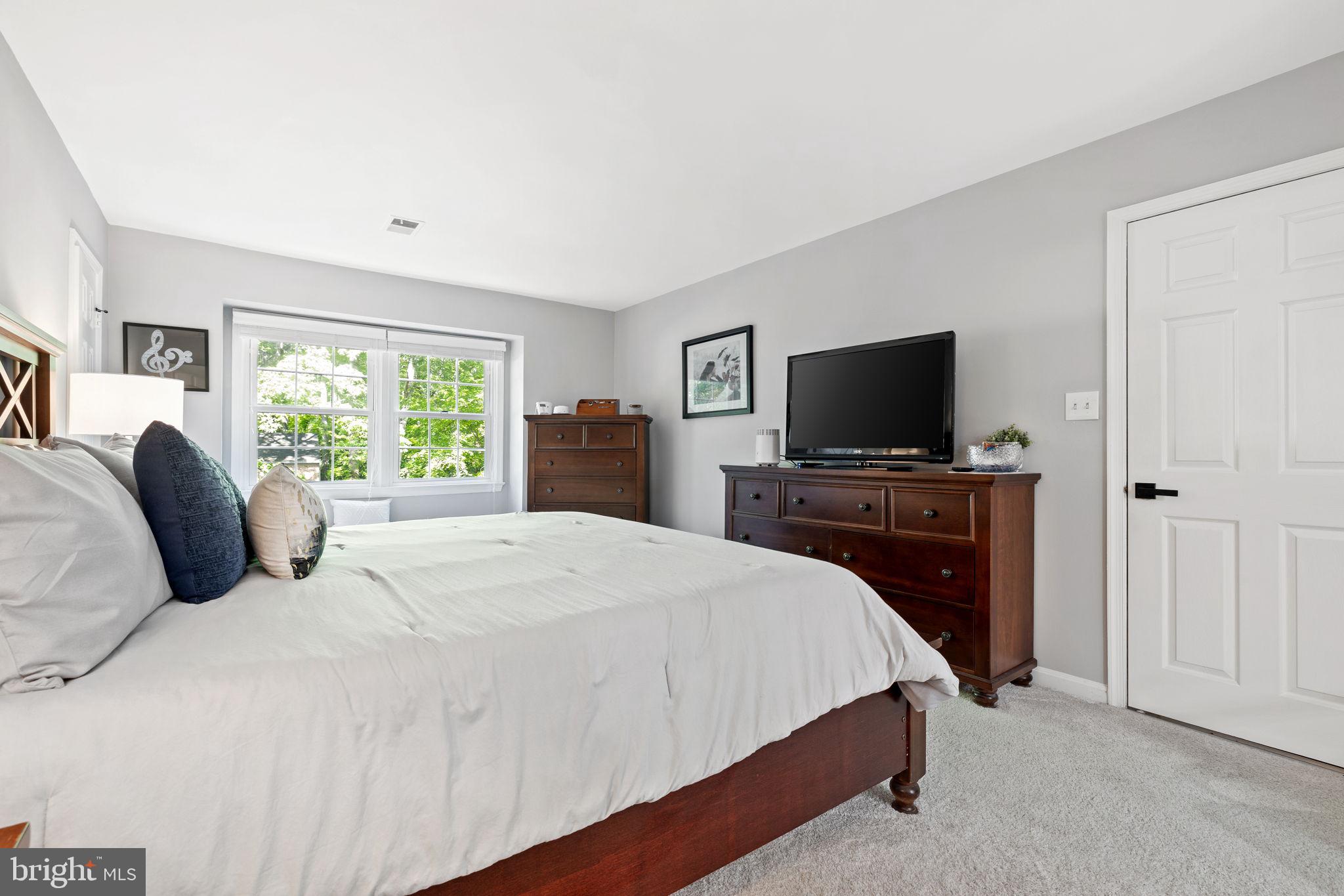 LAKE MONTCLAIR - Residential