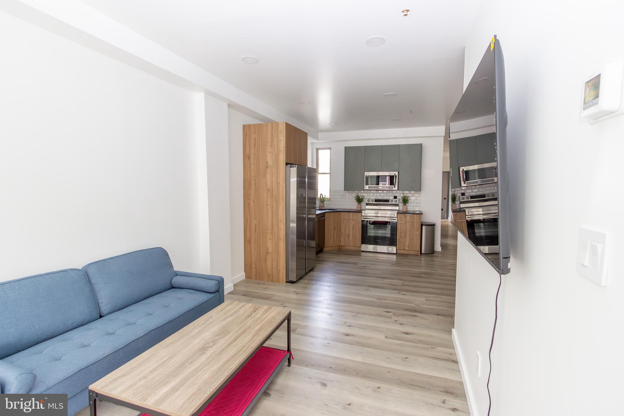 Don't miss your chance to own this exceptional income-producing property—a fully renovated duplex that feels like brand-new construction. With 12 bedrooms and 6 bathrooms total, this turn-key investment is perfect for both seasoned investors and first-time buyers looking to expand their portfolio. Each unit features 6 spacious bedrooms and 3 full bathrooms, modern kitchens with brand-new stainless steel appliances, in-unit washer and dryer, recessed lighting, high ceilings, and large windows that fill the home with natural light. You'll also find generous closet space and furnished interiors for immediate rental appeal.
With $72,000 in annual rental income, this property offers strong cash flow potential. Whether you're growing your portfolio or just getting started, this is an incredible opportunity. Seller financing and private lending options are available! Contact the co-listing agent today for more details or to schedule a private showing.
