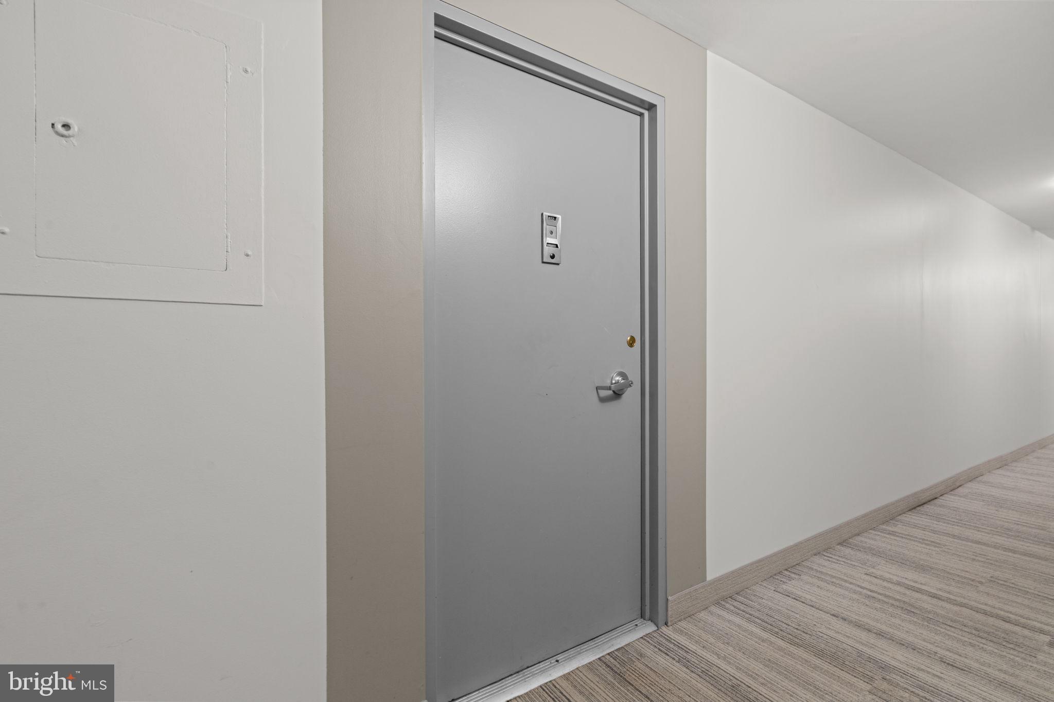 LOGAN SQUARE - Residential