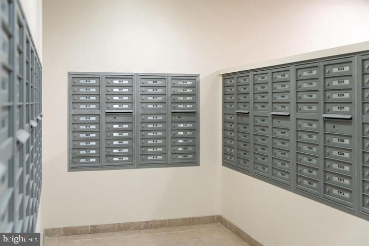 LOGAN SQUARE - Residential