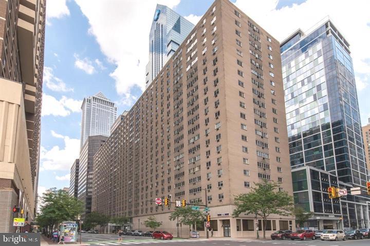 LOGAN SQUARE - Residential