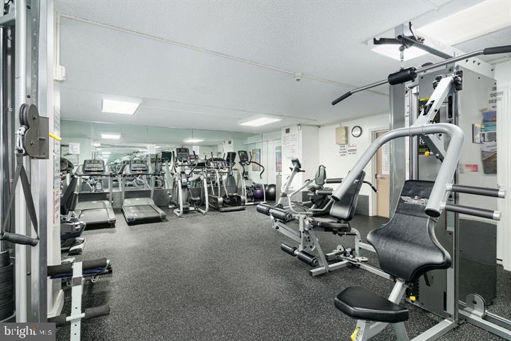 LOGAN SQUARE - Residential