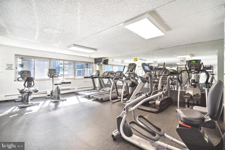 LOGAN SQUARE - Residential