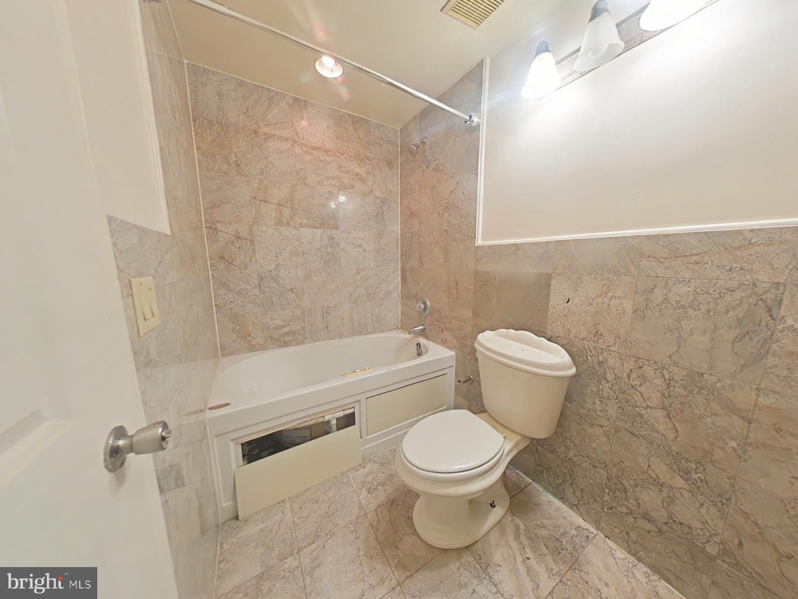 GRADUATE HOSPITAL - Residential Lease