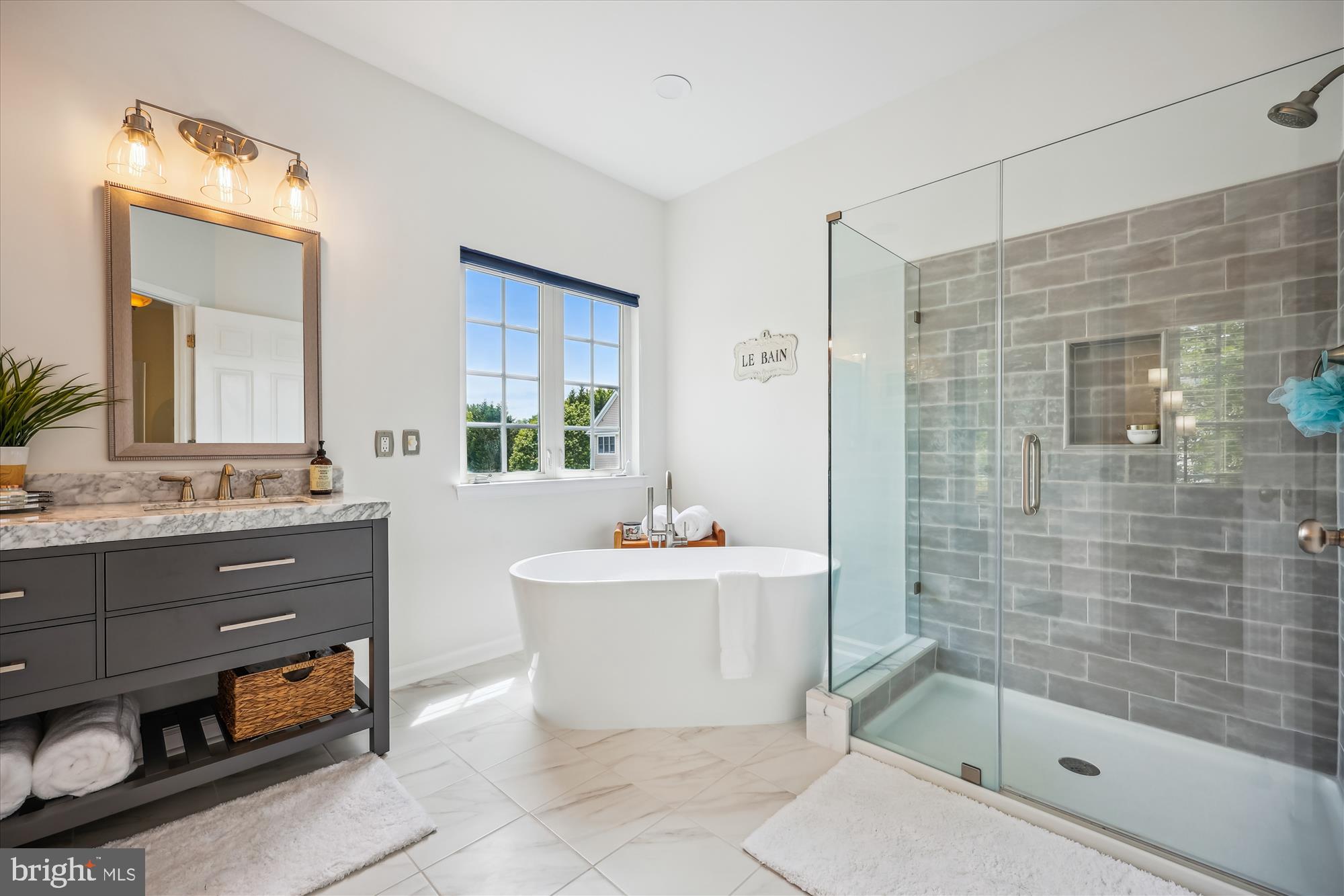 LAKELANDS - Residential