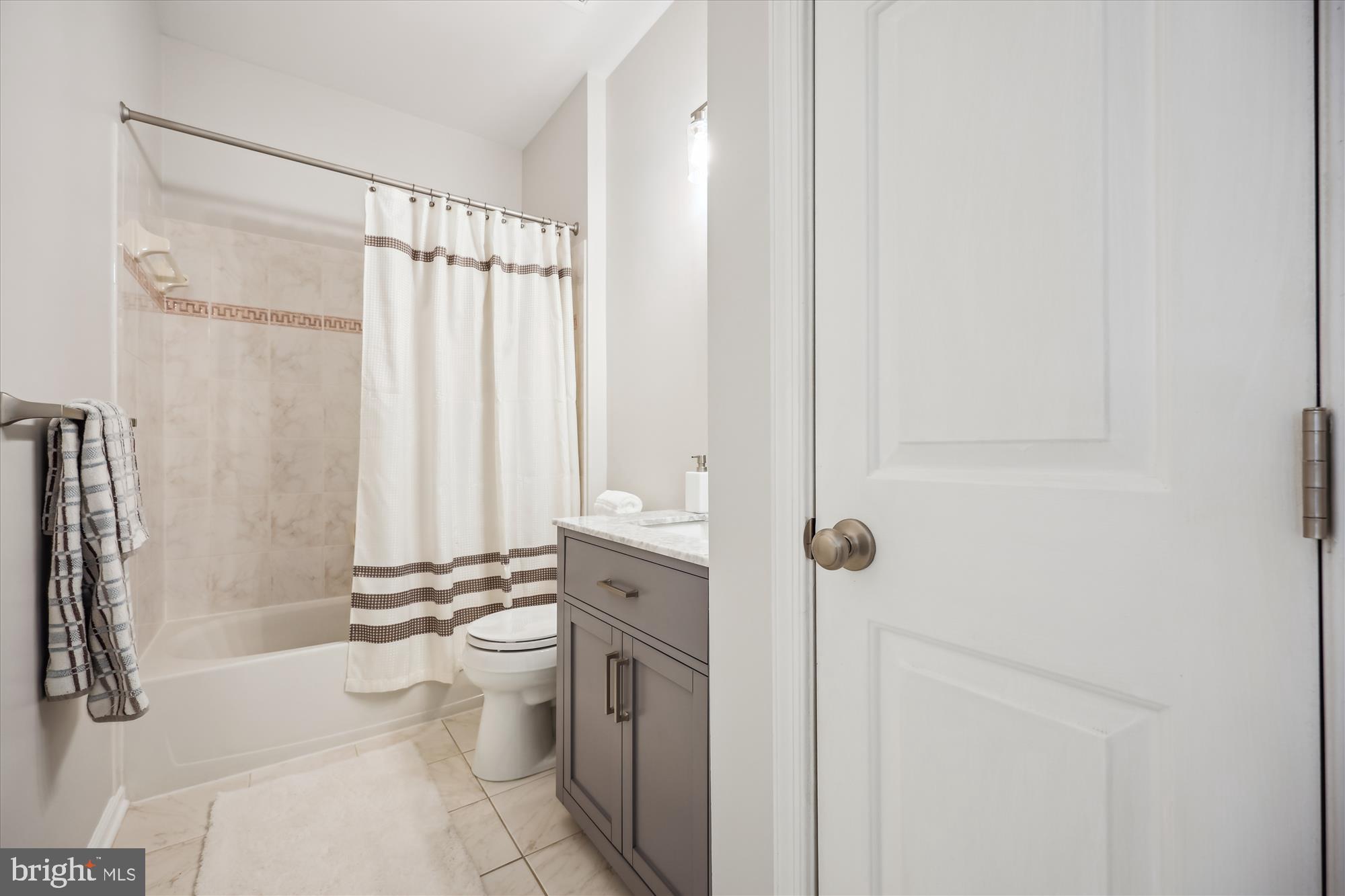 LAKELANDS - Residential