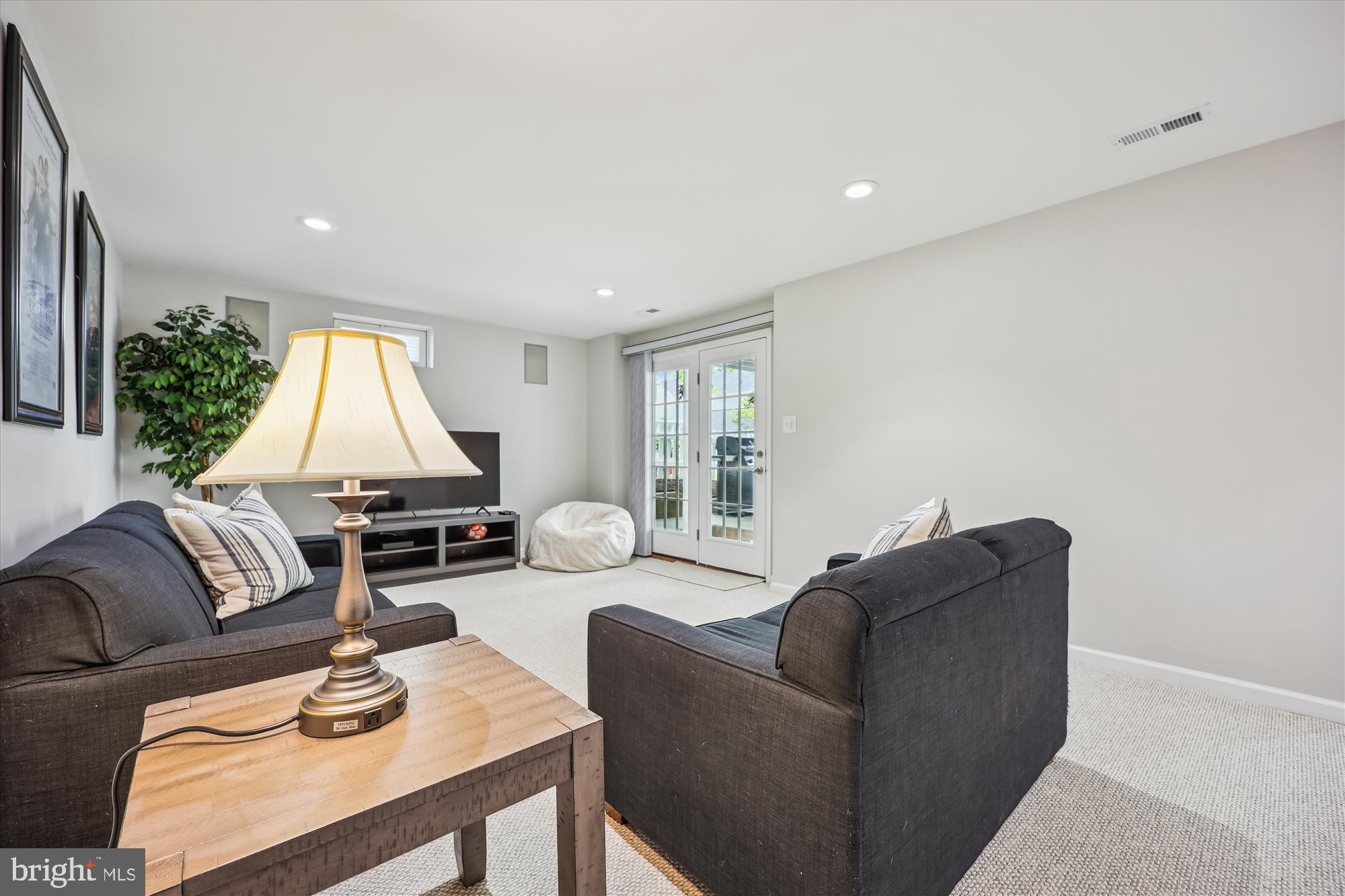 LAKELANDS - Residential