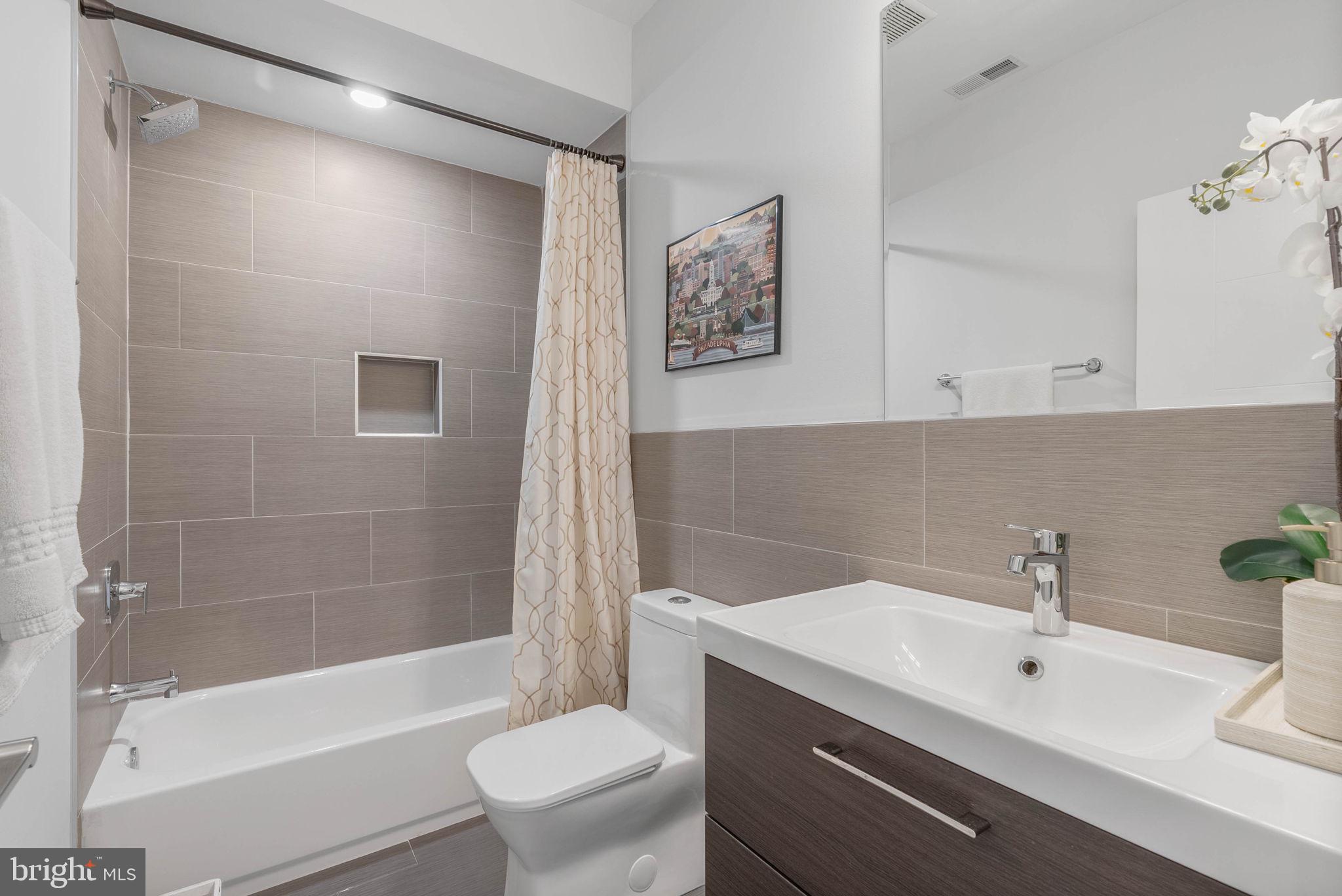 OLDE KENSINGTON - Residential