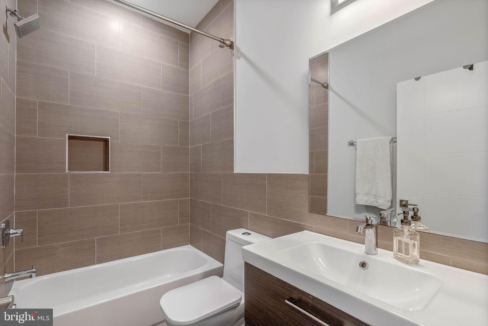 OLDE KENSINGTON - Residential