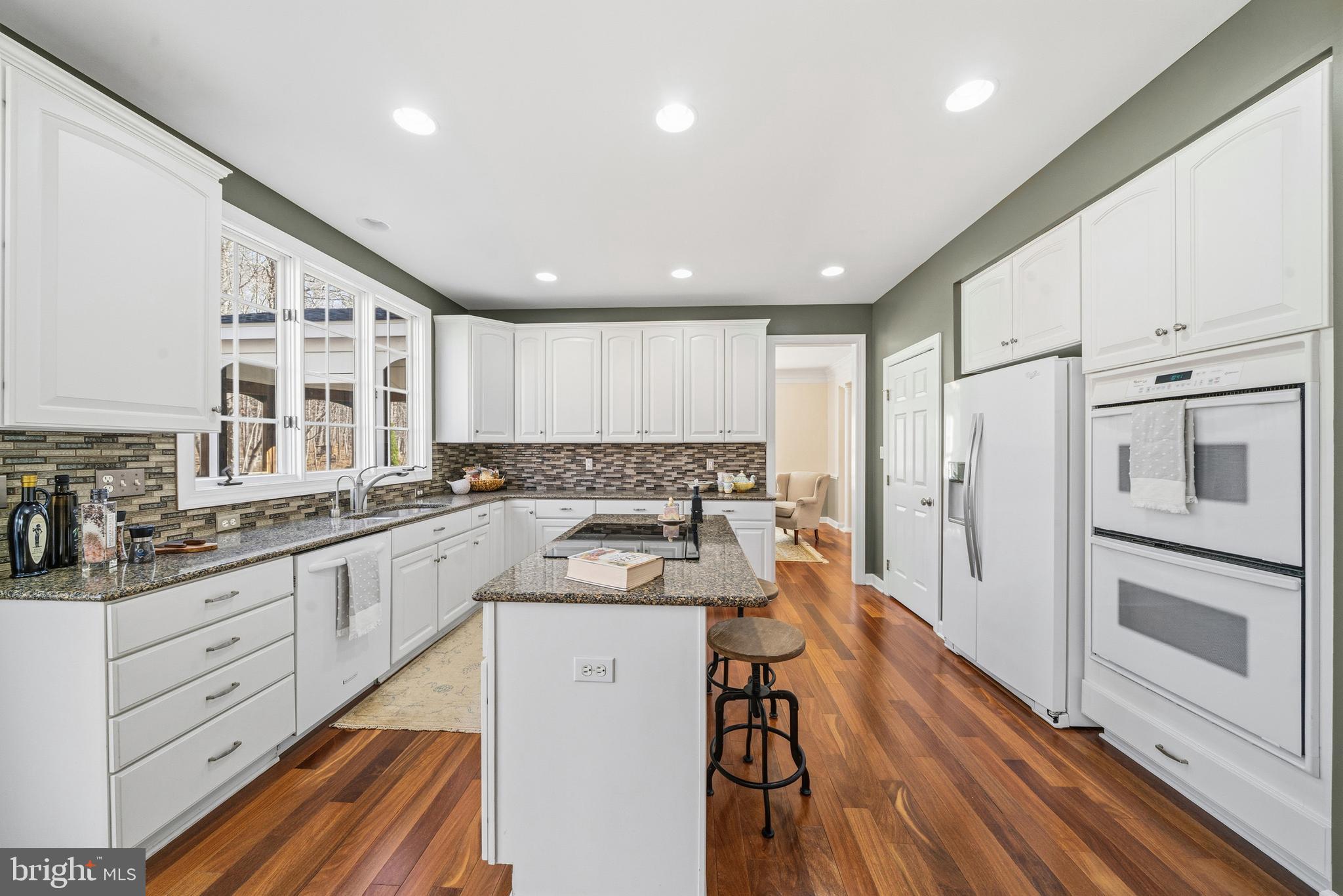 OAKLAND FARM - Residential