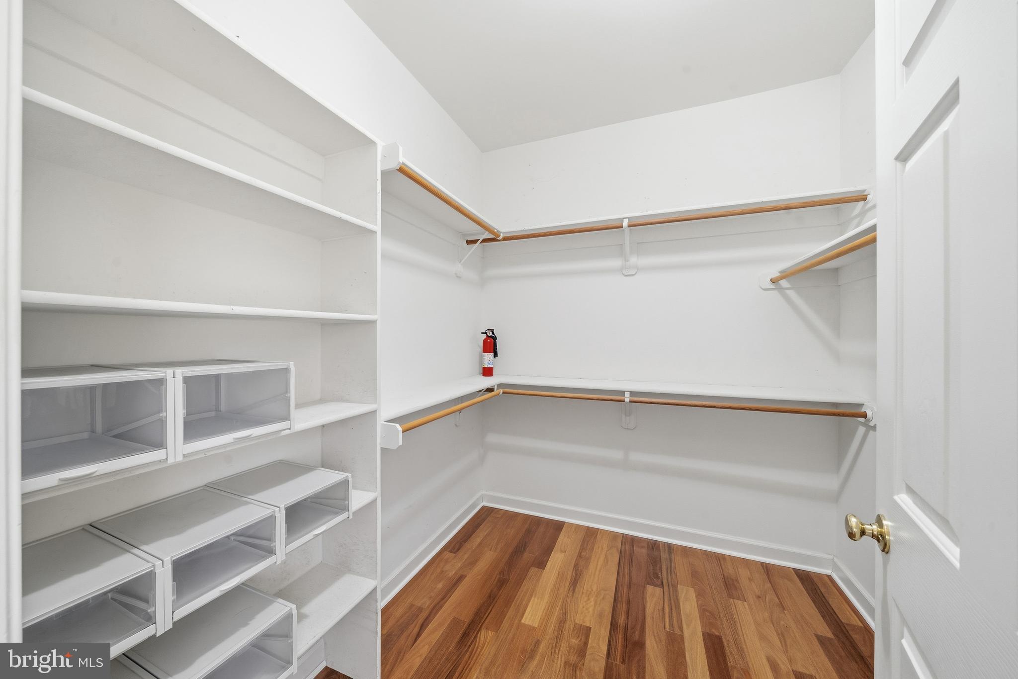 OAKLAND FARM - Residential