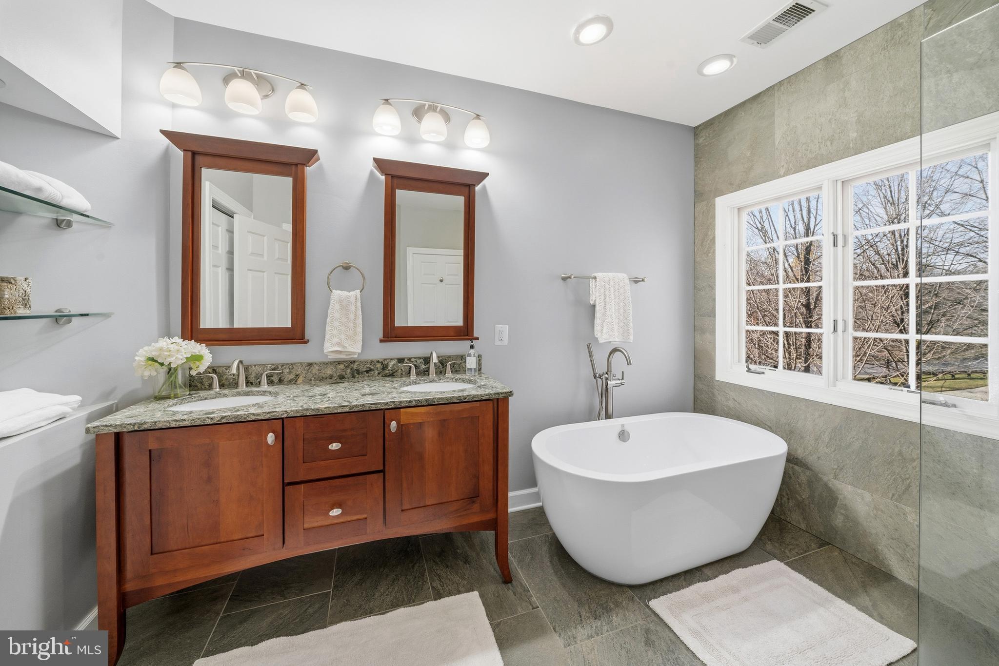 OAKLAND FARM - Residential